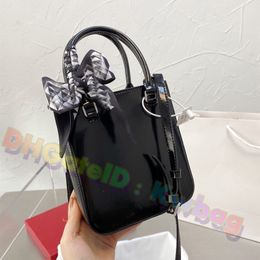 2021 Women Classic Shopping bags Totes top quality Shoulder Handbags fashion ladies Cross Body Tote must-have Clutch Purses cellphone p 260x