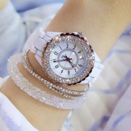 2018 Sommer Frauen Strassonton Watches Lady Diamond Stone Kleid Uhr Schwarz weiß Keramik Armband Armbanduhr Damen Crystal Watch C18111 223i