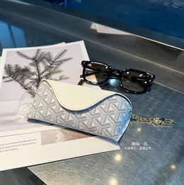 Verkaufe echte Leder Sonnenbrille Koffer Designer Männer Frauen Druckresistente Brillen Bag tragbare Brille Aufbewahrungstasche Myopie Brille Box Anti -Drop -Sonnenbrille Tasche