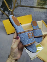 Top New Brand Sandals Classic Style mit Leinwand Stickgrößen 35-42 mit Box