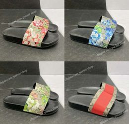 Дизайнерские тапочки цветут женщинами мужские сандалии цветочные модные слайды роскошные цветочные г-н-тапочка резиновые квартиры летние пляжные туфли Sliders Eur 36-45