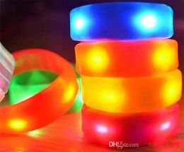 Led Rave Toy Voice control music activation Led flash bracelet lighting bracelet wristband nightclub activity bar disco cheerleading props d240527