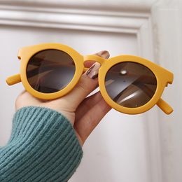 Occhiali da sole 7 color simpatici bambini familiari donne adulte 2021 Materiale designer opaco Gafas de Sol lente rotonde decorativo UV400 306J