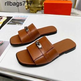 Slipper Oran Home Designer High Edition 2024 Spring/summer Genuine Leather Flat Bottom Thick Heel Square Head Sandals Original Quality