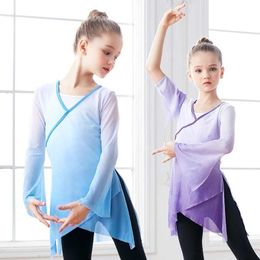 Dancewear Girls Classical Dance Tops Flare Sleeve Graduated Colour Dance Costume Ballet Yoga Tops Blue Green Classical Folk Dance Coats Y240524