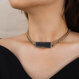 693101 Stil Luxusdesigner Doppelbuchstaben Anhänger plattiert Crysat Halskette Frauen Hochzeitsfeier Jewerlry Accessoires Doppelte Herz Halskette Taille Kette