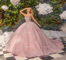 핑크 멕시코 Quinceanera 드레스 볼 가운 스파게티 스트랩 반짝이는 푹신한 charro 달콤한 16 드레스 15 anos