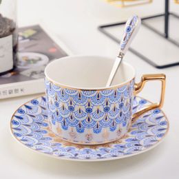 Classic Bone China Coffee Cups With Saucers Tableware Coffee Mugs With Spoon Set Afternoon Tea Set Home Kitchen 255E