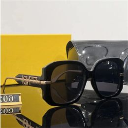 Designer Sonnenbrille für Frauen Männer Sonnenbrille Mode klassische Sonnenbrille Polarisierter Pilot übergroß