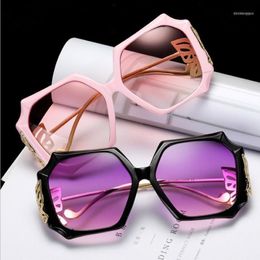Sunglasses Retro Oversized Square Women Purple Shades Brand Designer Butterfly Arm Sun Glasses Female Big Eyeglasses UV4001 2000