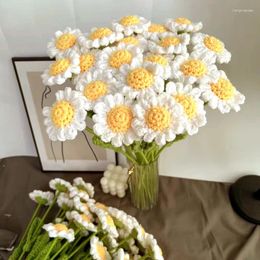 Decorative Flowers Finished Daisy Hand-knitted Bouquet Hand-Woven Yarn Crochet Artificial Wedding Home Decoration