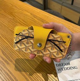 New letter Print Sunglasses cases Designer for men and women portable glasses Leather storage bag Sun glasses clip bag Key pendant Gift Suitable for glasses