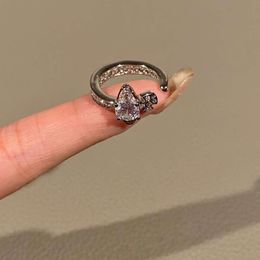 الإمبراطورة Dowagerviviane Westwood Giant Sparkling Open Planet Ring Saturn Classic High End Design بسيطة ومتعددة الاستخدامات