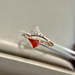 Bvlgrily Rings Cool Charm Design Ring Sterling Silver Red Dress with Diamond Opening Agate Luxury Highend Feeling Inlaid with Original Ring Gecu