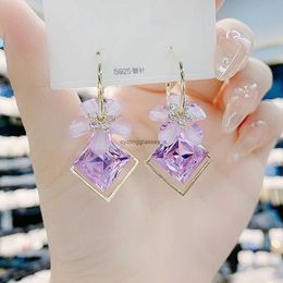 2024 S925 Silver Needle Flower Geometric Purple Crystal Earrings Womens Fashion Internet Red C-Ring