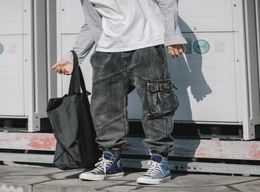 Japanese Fashion Men Jeans Loose Fit Black Grey Big Pocket Cargo Pants Vintage Designer Streetwear Hip Hop Jeans Men Joggers6113446