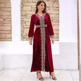 Ethnic Clothing Embroidered Canary Velvet Dress For Women Split Long Sleeve Autumn Winter Abayas Dubai Slim Muslim Turkish Kaftan