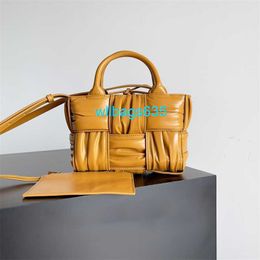 Leather Tote Bag BottegavVenet Arco Luxury Bags New Tote Bag Oil Wax Skin Large Grid Woven Handheld Womens Bag Folded Mini Arco Handbag 20cm have logo WLZF