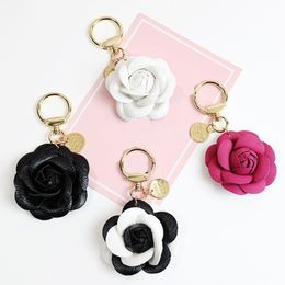 Camellia Flower Keyrings Bag Charms PU Leather Pendant Car Key Chains Accessories Black White Rose Red Jewelry Keychains Rings Holder f 190L