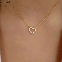 Nytt trendigt flerskiktshjärtfjärilhalsband för kvinnor mode guld silver färg geometrisk kedja krage halsband smycken gåva 783