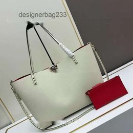 Vo Leather Tote Designer Bag Bags Crossbody T 2024 Shoulder Stud Large Capacity Handbags Womens Rock New Rivet Totes Handheld Valenteino D6ED