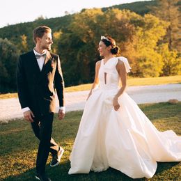 Elegant Long V-Neck Satin Wedding Dresses with Pockets/Bow A-Line Ivory Sweep Train Vestido de novia Zipper Back Bridal Gowns for Women