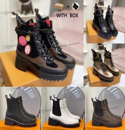 2022 luxury designer Leather Women boots Martin Desert Boot shoes Love arrow womens flamingos medal Heel coarse Winter Platform wi5849775