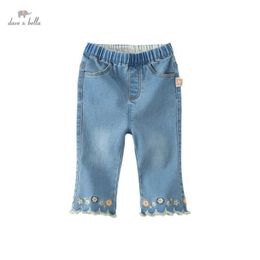 Jeans Jeans Dave Bella Demin Blue Pants Spring and Autumn Baby Girl Cute Cartoon Decorative Jeans for Children Girl DB3223005 WX5.27