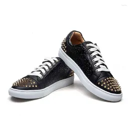 Casual Shoes Designer Low Help Sneakers Leisure Lace Up Black Red Spikes For Men Loafers Da56