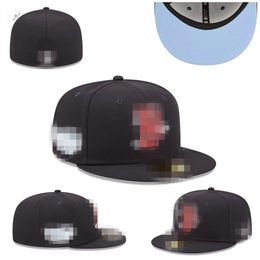 Eingebautes Designergröße Baseball Football Flat Casual Caps Letter Stickerei Baumwolle Alle Teams Sport World Patched Full Closed Hats Mix Order K-11