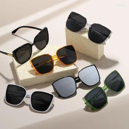 Sunglasses Round Women Men Designer Luxury Cat Eye Sun Glasses Female Classic Vintage Eyewear Male Outdoor