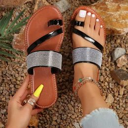 Slippers 2024 Summer Diamond Word Europe and The United States Large Size Set Finger Flat Sandals Comfortable Beach Casual Womens Shoes T240528
