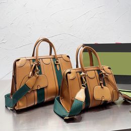 Canvas Travel Handbag Tote Bag Genuine Leather Red Green Ribbon Zip Pocket Bronze Hardware Fashion Letters Men Retro Crossbody Bags Two 312G