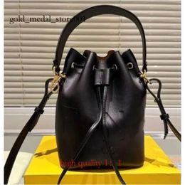 fendibags bag fendu bag High Quality Mini Bucket Bag Top Luxury Crossbody Bags Handbag Womens Fashion Leather Handbags Wholesale 3cff fendidesigner bag