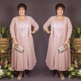 Light Pink Chiffon Mother of the Bride Dresses Elegant Lace Appliqued 3 4 Sleeve Groom Pantsuit With Jacket 2 Pieces Plus Size 236w