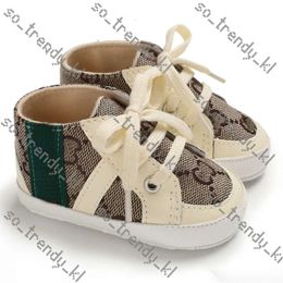 Toddler Cucci First Walker Baby Shoes Boy Girl Classical Sport Sofe Botton Crib Baby Moccasins Casual Buty 0-18 miesięcy 855