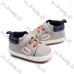 Första Walkers Baby Shoes Casual Sneaker Spring och Autumn Soft Pu TPR Sole Anti-Slip Söt bekväm högkvalitativ i 0-6-12 månader 909