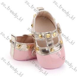 Nyfödda Volentino First Walkers Baby Shoes Girl Princess Shoes Soft Sole Crib Pu Leather 4 Colors 609