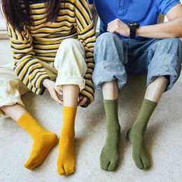 Women Socks Japanese Harajuku Split Toe Solid Color Cotton Middle Tube Two Fingers Men Kimono Flip Flops Hosiery Sox