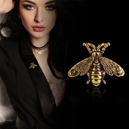 ASLSAW European and American Retro Old Cute Insect Bee Brooch Metal Small Collar Pin Trend Men and Women Suit Accessories
