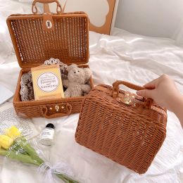 Retro Rattan Storage Box with Handle Gift Packaging Box Woven Handbag Picnic Baskets Snack Bread Basket Portable Luggage Basket