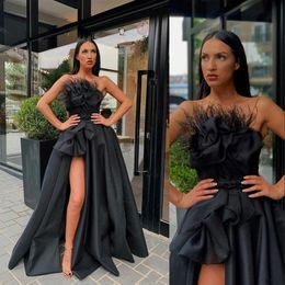 2021 Sexy Black Evening Dresses Wear Strapless Sleeveless With Feather Side High Split A Line Satin Prom Dress Formal Special Occasion 295A