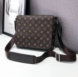 Top Quality PU Leather Men Tote Crossbody Bags Designer Fashion Shopping Wallet Camera Cases Card Pockets Handbag Shoulder Bag Eities