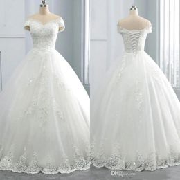 2021 Stunning V-Neck Winter Lace Wedding Dresses Appliques Plus Size Off the Shoulder Ball Gown Custom Vestido de novia Formal Bridal G 223u