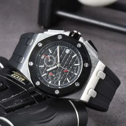 Запястья часы для мужчин Новые мужские часы всех циферблат Quartz Watch высококачественные высококачественные дизайнерские бренды Luxury Clock Men Fashion Rubber Watch Band Apaa