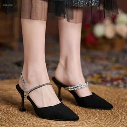 31-43 große Frauen Sandalen Größe Sommer Mode Zwei tragen High Heels dünne Fersenpunktzehen schwarze kleine Frauen D13
