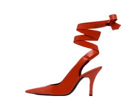 2022 sandali di pelle di pecora in pelle Pompe tacchi alti pompe da donna saccheggia di peeptee saccheggiate con la fascia stretta con fibbia della fascia stretta