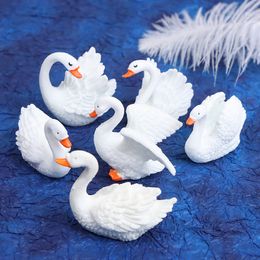 1/2PCS Mini Goose Model Statue Miniature Animal Swan Figurine Ornament Micro Swan Fairy Garden Ornaments Craft Home Garden Decor
