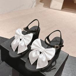 Slingbacks Open The Toes Ladies Cunky Heel Riband Beach Sandals Designer Retro Bowknot Плоские каблуки Скаль