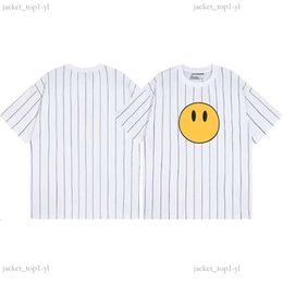 Top Drew Mens Designer T Shirt Summer Drawdrew T Shirt Smiley Face Bracelet Graphic Tee Casual Short Sleeved Draw T-Shirt Trend Smiling Shirt Harajuku Tees 337 4A1a
